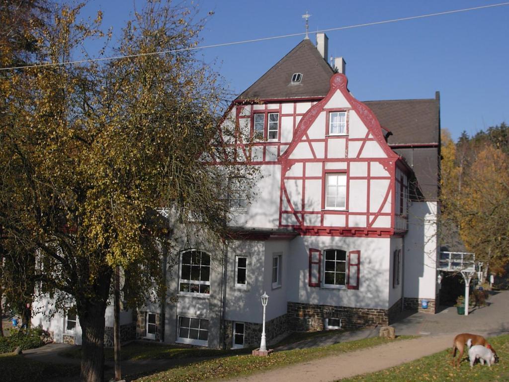 Waldhotel Forsthaus Remstecken 코블렌츠 외부 사진